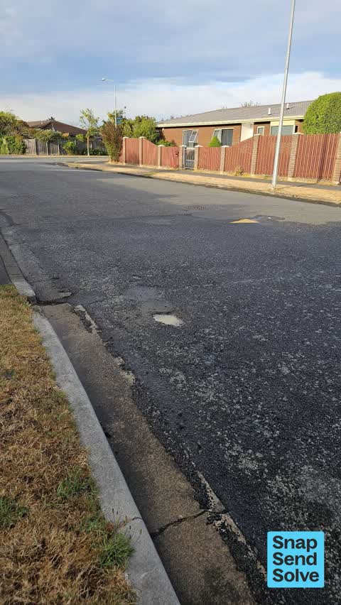 Pothole, a report photo
