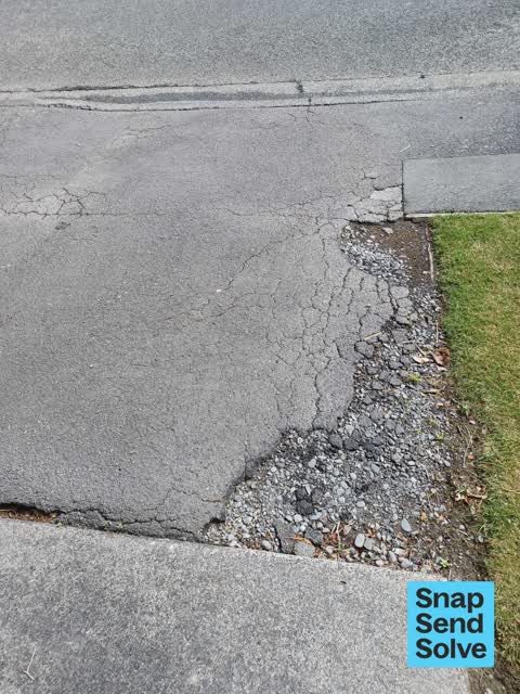 Pavement - Damaged, a report photo