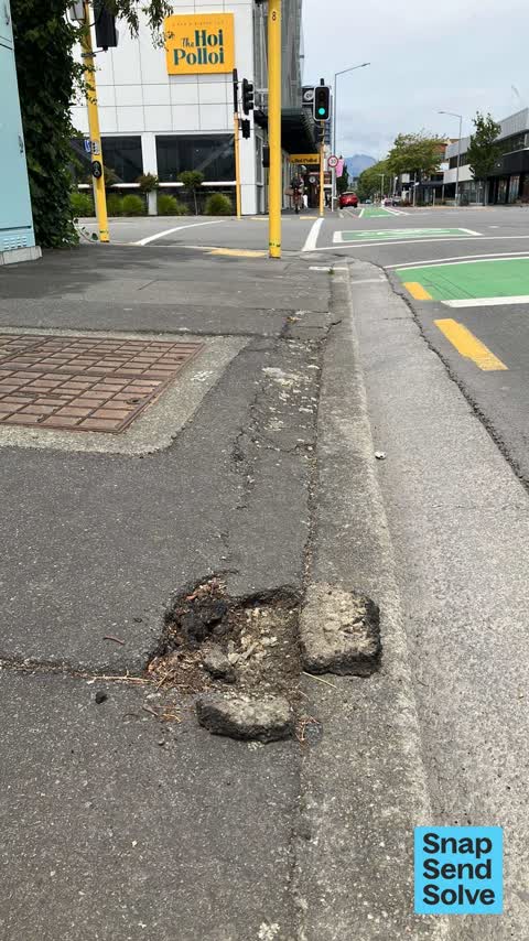 Pavement - Damaged, a report photo