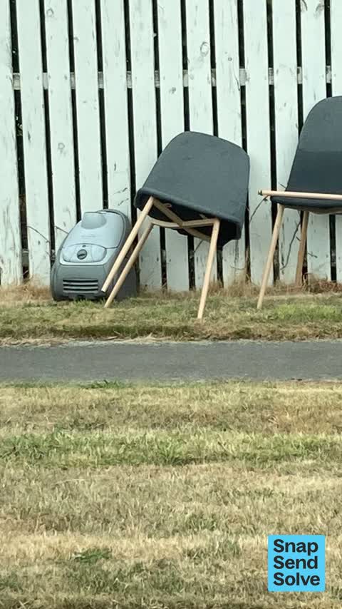Dumped Rubbish, a report photo