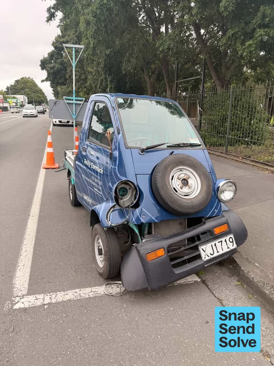 The photograph attached to this abandoned vehicle report