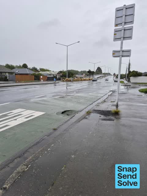Pothole, a report photo