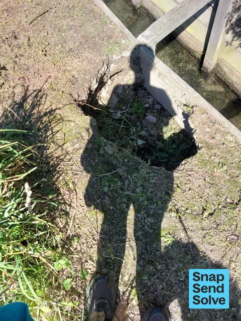 Pavement - Damaged, a report photo