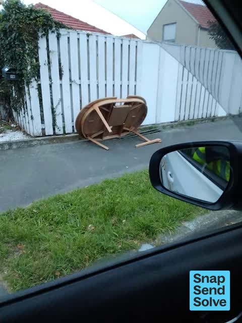 Dumped Rubbish, a report photo
