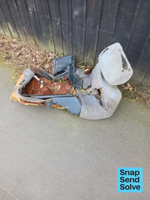 Dumped Rubbish, a report photo