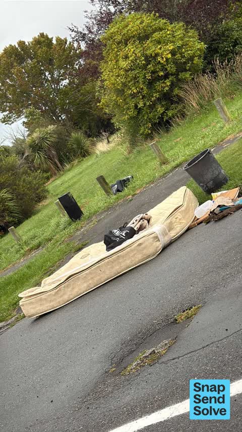 Dumped Rubbish, a report photo