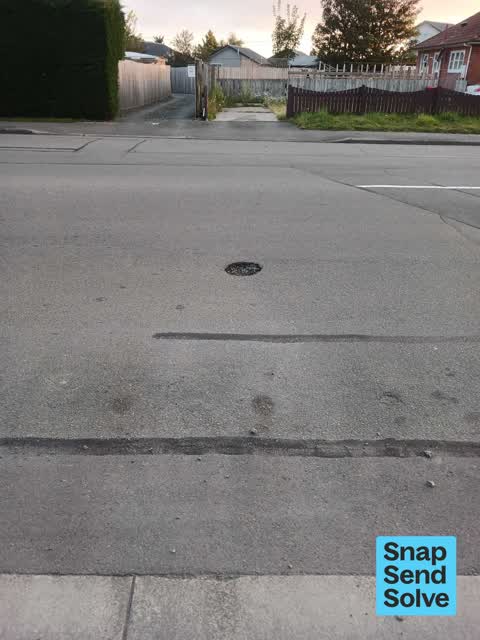 Pothole, a report photo