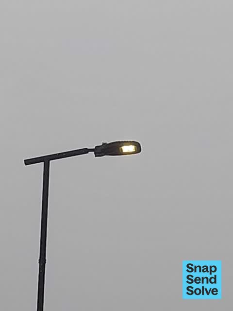 Street Light Outage, a report photo