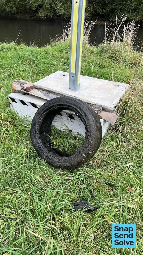 Dumped Rubbish, a report photo