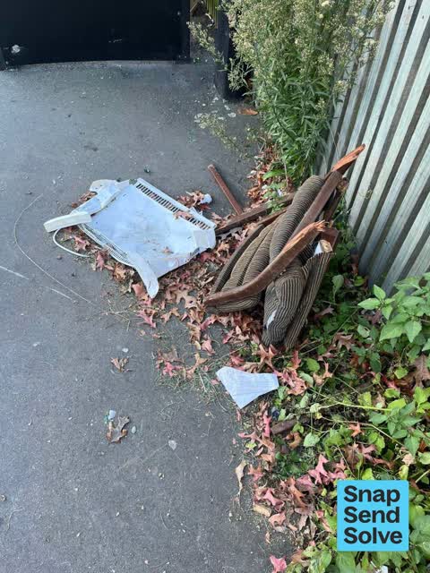 Dumped Rubbish, a report photo