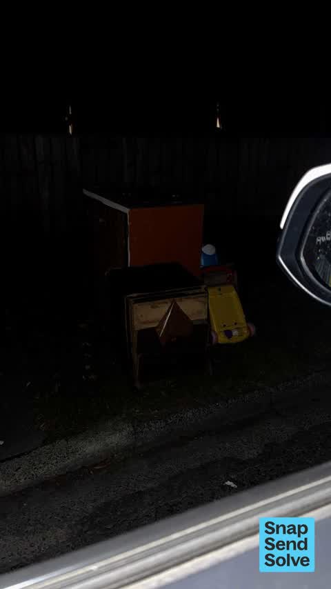Dumped Rubbish, a report photo