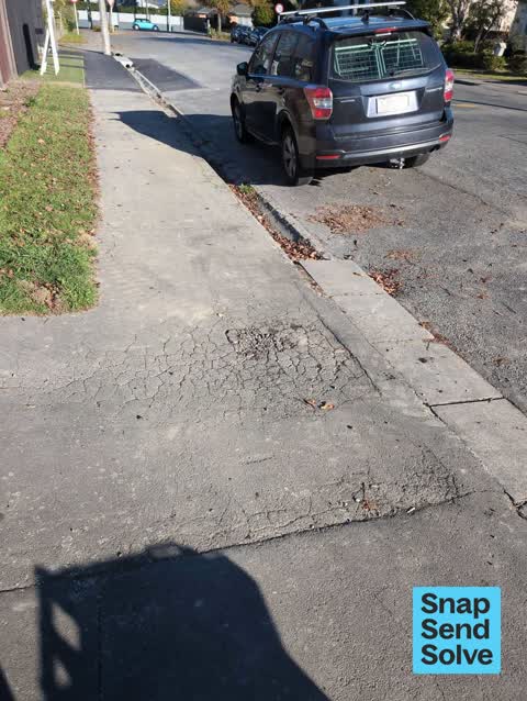 Pavement - Damaged, a report photo