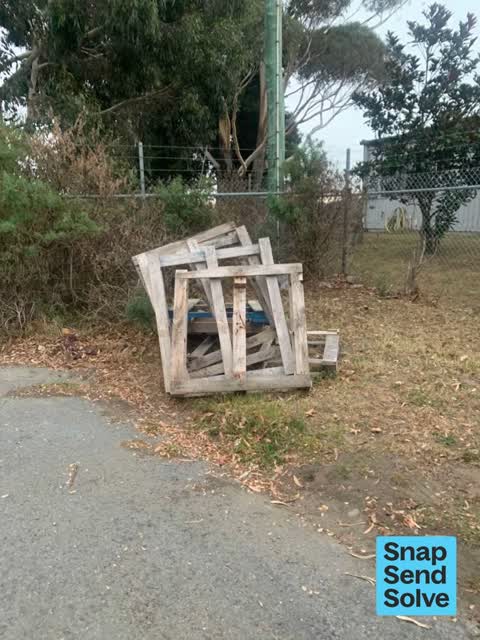 Dumped Rubbish, a report photo