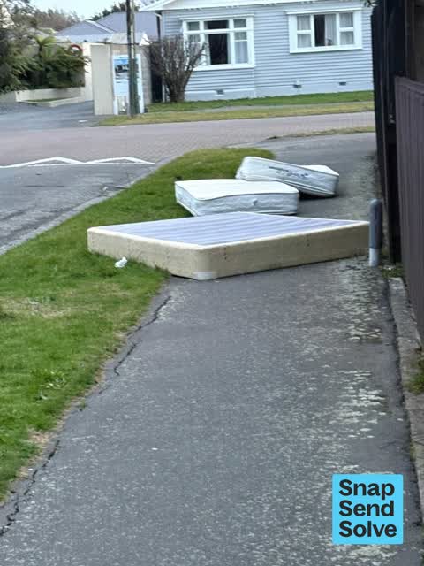 Dumped Rubbish, a report photo