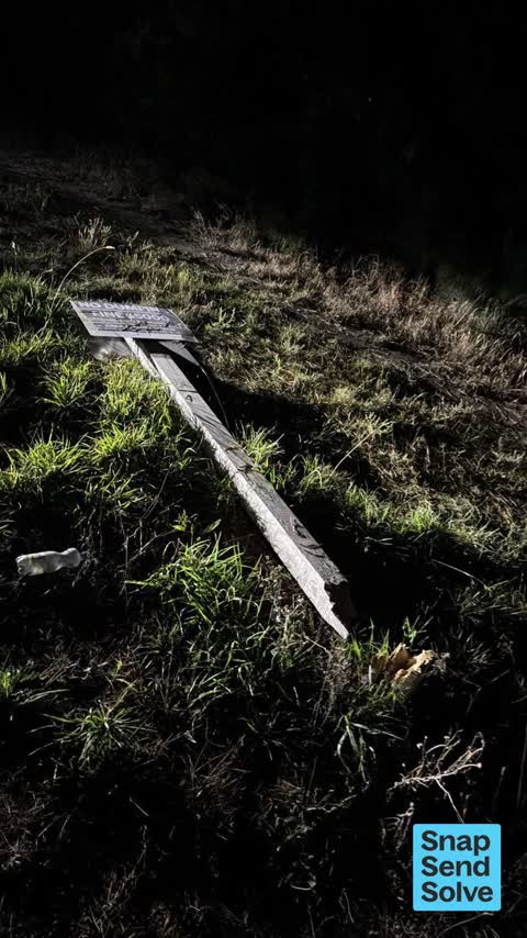 Poles and Signage - General, a report photo