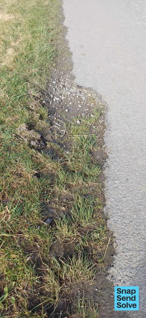 Pothole, a report photo