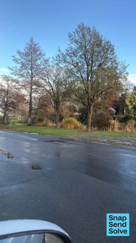 Pothole, a report photo