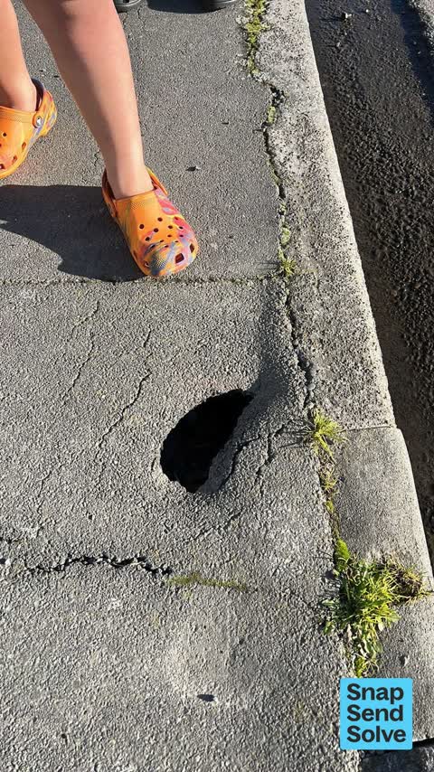Pavement - Damaged, a report photo