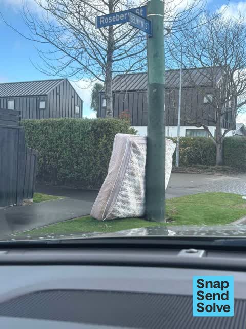 Dumped Rubbish, a report photo