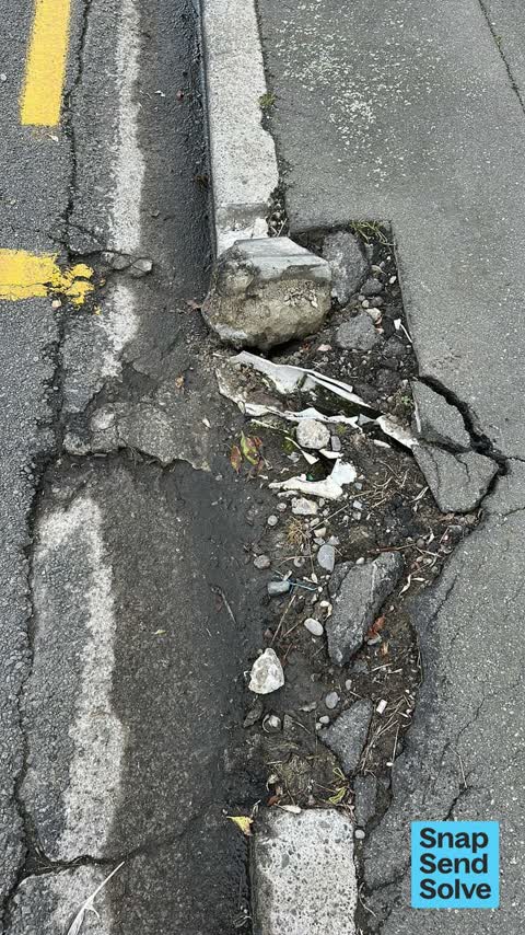 Pavement - Damaged, a report photo