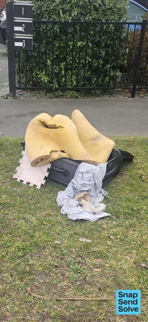 Dumped Rubbish, a report photo