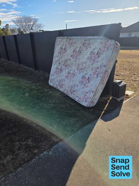 Dumped Rubbish, a report photo