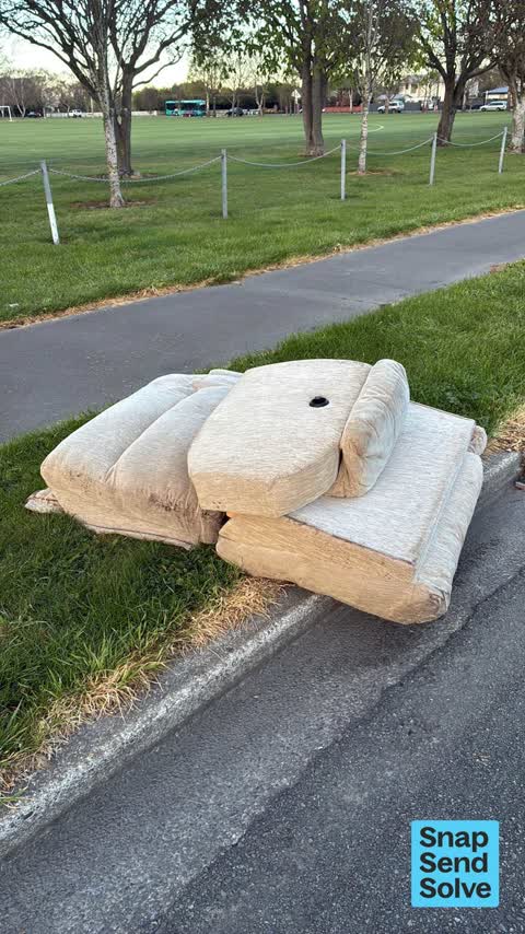 Dumped Rubbish, a report photo