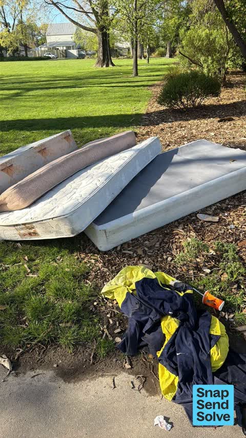 Dumped Rubbish, a report photo