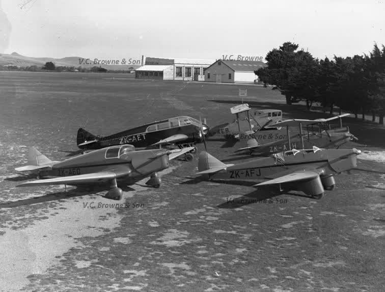 Club planes at rest - Wigram (PB0611/159), 1938