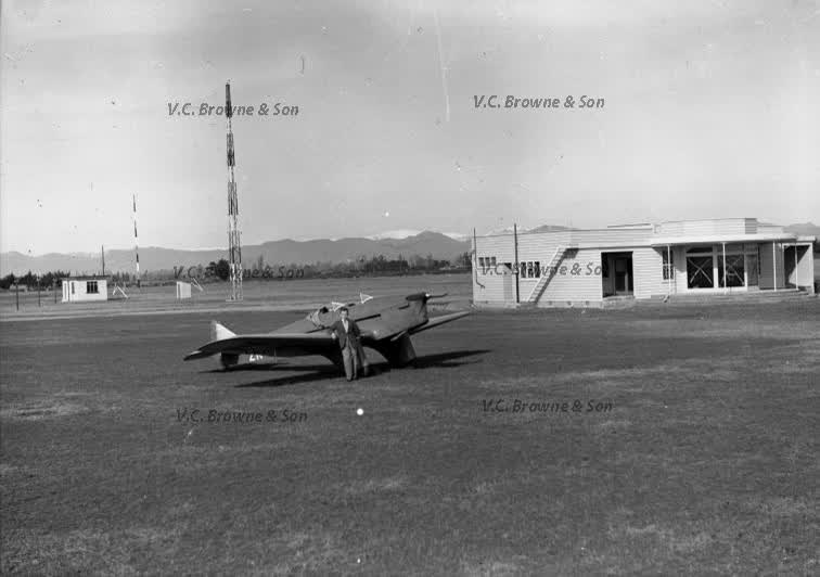 Pilot and Plane (1937) (PB0904/13), 1937