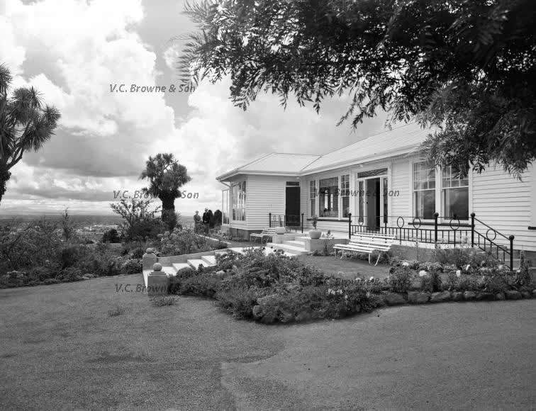 Christchurch house and garden - Cashmere (PB1414/1), 1957