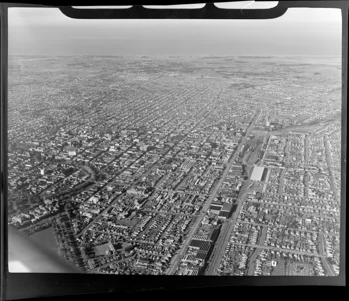 Central Christchurch, to the south, showing Moorhouse Avenue and the railway line, 1950