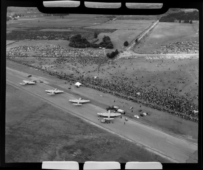 1953 London-Christchurch Air Race, Harewood, Christchurch, showing Canberra aircrafts and crowds, 1953