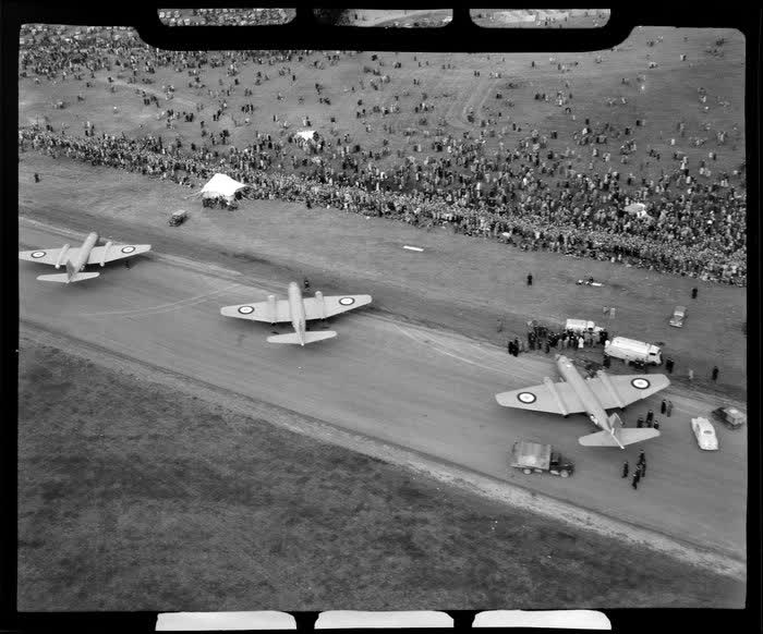 1953 London-Christchurch Air Race, Harewood, Christchurch, showing Canberra aircrafts and crowds, 1953