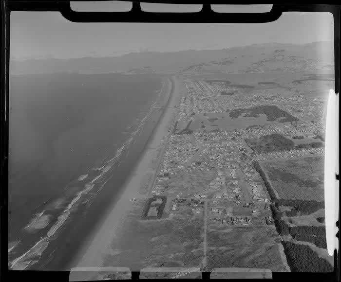New Brighton coastline, Christchurch, 1955