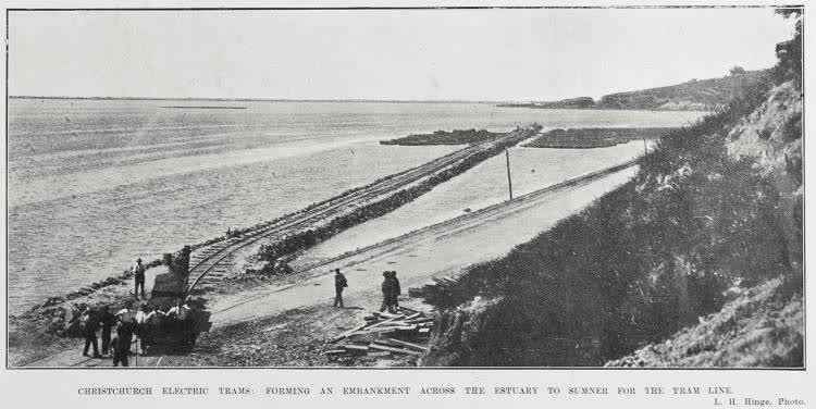 CHRISTCHURCH ELECTRIC TRAMS: FORMING AN EMBANKMENT ACROSS THE ESTUARY TO SUMNER FOR THE TRAM LINE, 1904