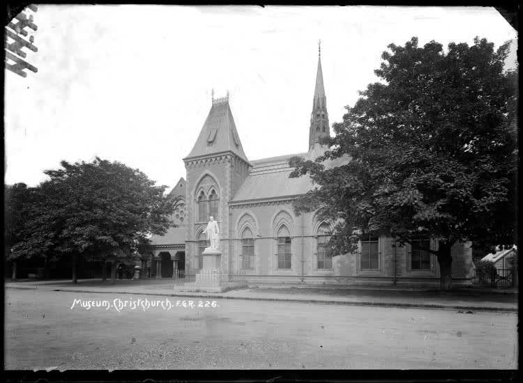 Museum, Christchurch, 1900