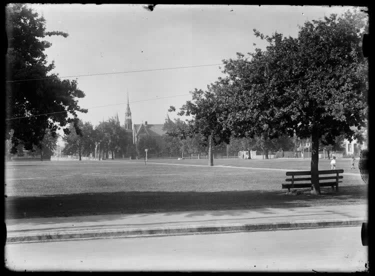 Cranmer Square from Chester Street, Christchurch, 1910