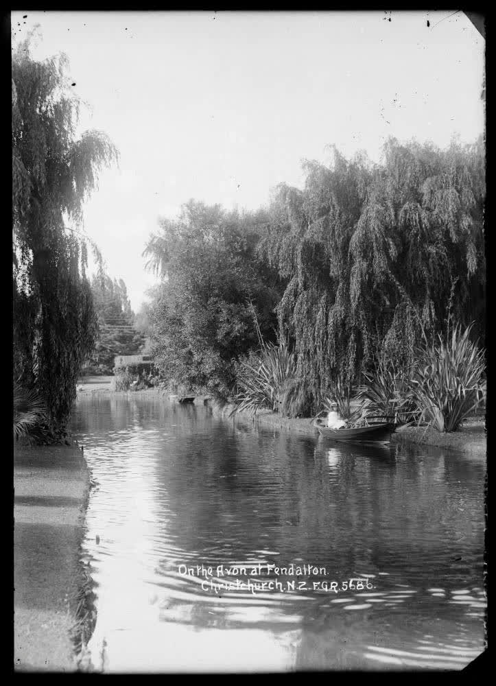 On the Avon at Fendalton, Christchurch, 1910