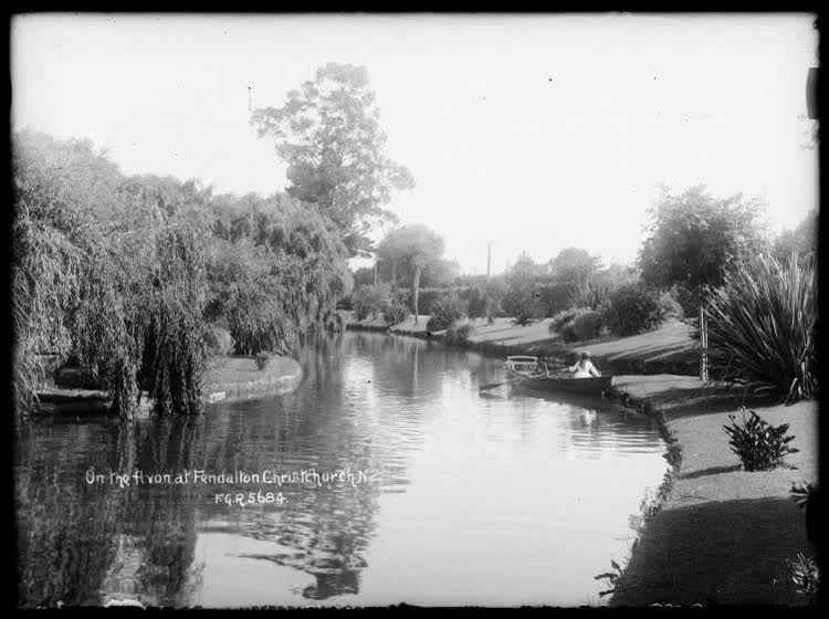 On the Avon at Fendalton, Christchurch, 1910