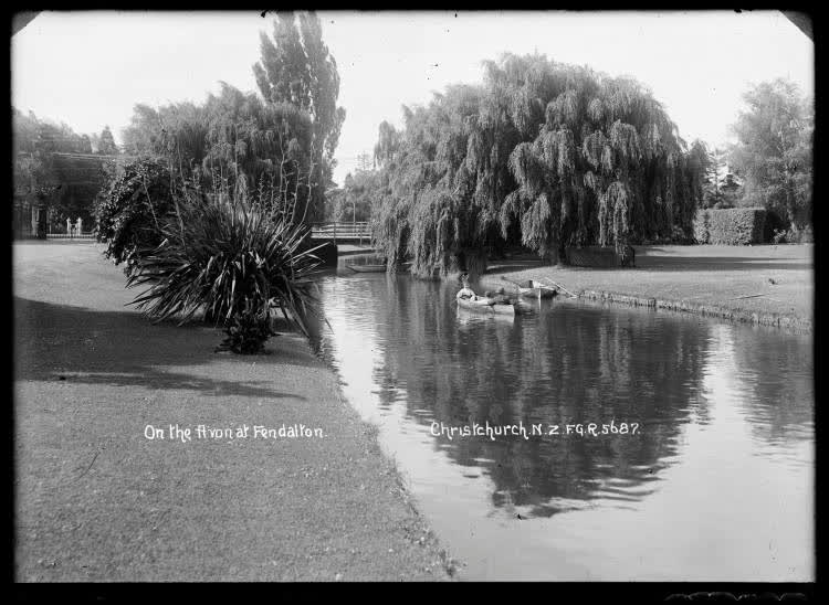 On the Avon at Fendalton, Christchurch, 1910