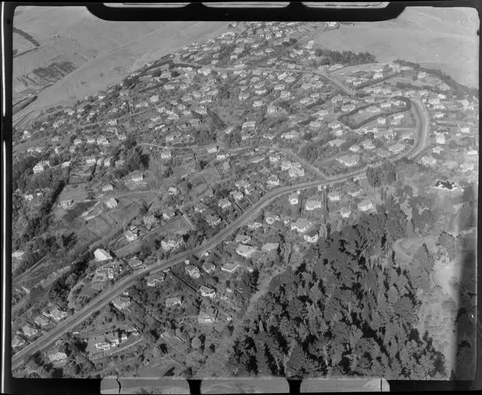 View of the Christchurch hill suburb of Cashmere with Hackthorne Road in foreground, Christchurch City, Canterbury Region, 1947