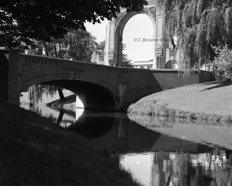 Avon River - Arch of Remembrance - Christchurch (PB1901/13), 1939