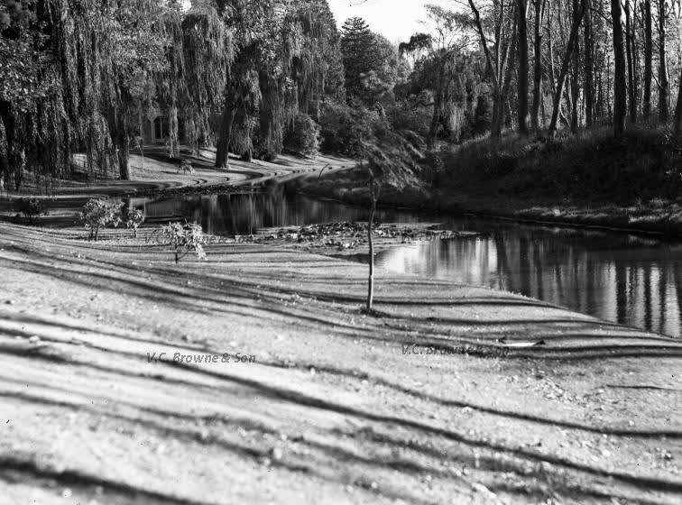 Otakaro-Avon River and Christchurch Botanic Gar... (PB1902/2), 1939