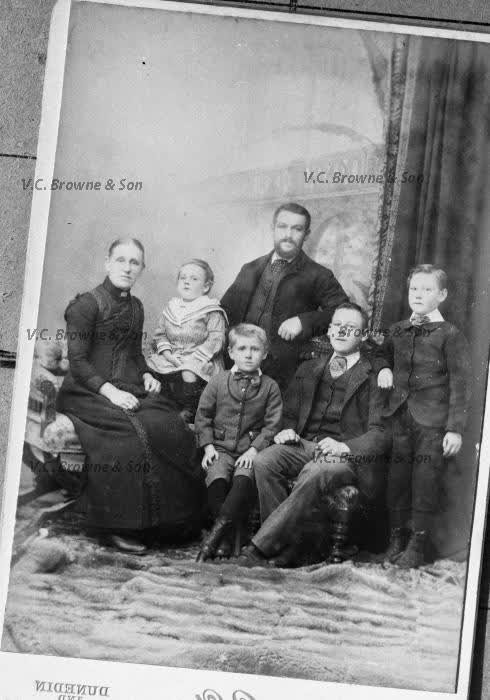 Oderling family (photo copy) (PB1925/1), 1988