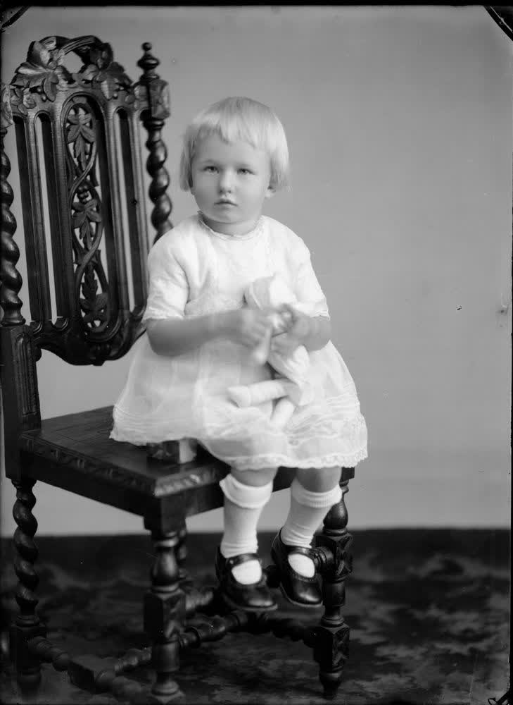 Mrs Jackson Christchurch 6x8 coupon, 1920