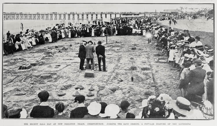 The recent gala day at New Brighton Beach, Christchurch, 1910