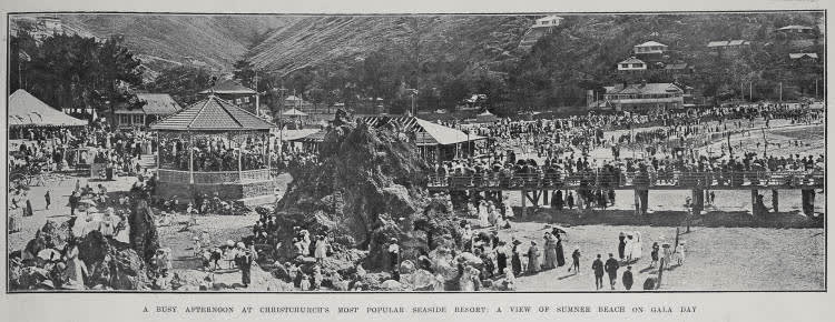 A Busy Afternoon At Christchurch's Most Popular Seaside Resort, 1912