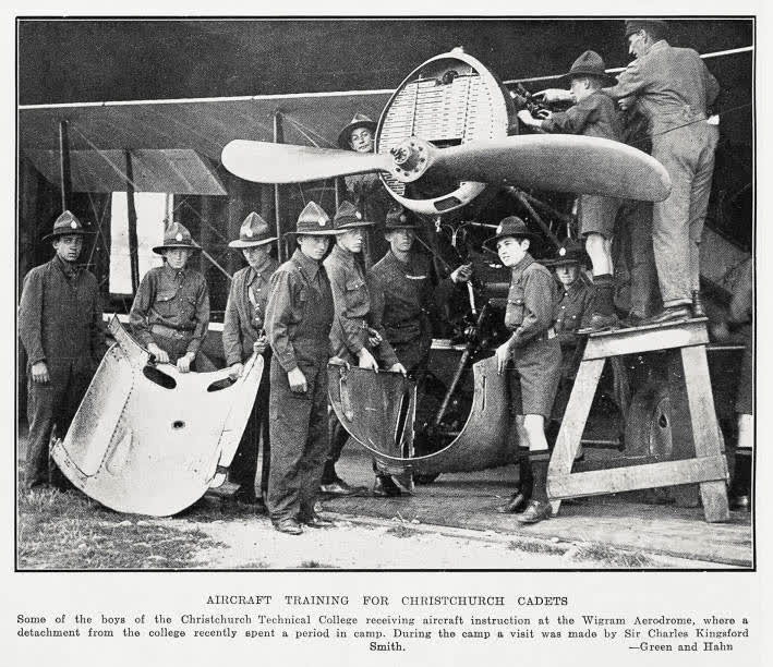 Aircraft training for Christchurch cadets, 1933