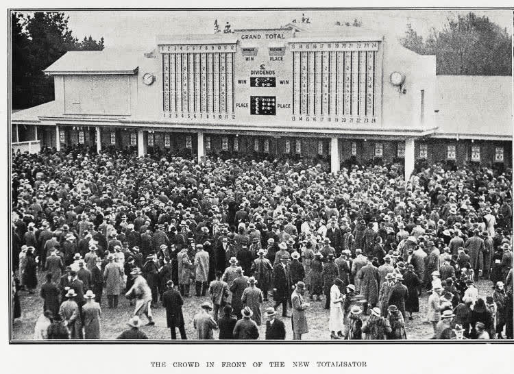 The crowd in front of the new totalisator, 1935